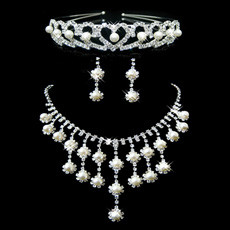 Morden Crystal Earring Necklace Tiara Set Wedding Bridal Jewelry Collection