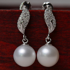 Affordable White 8-10mm Round Freshwater Natural Pearl Earring Set
