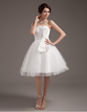 Elegant A-Line Strapless Pleated Tulle Reception Wedding Dresses with Ruched