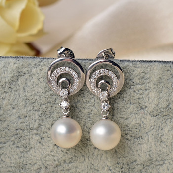 Fashionable White Round 8.5-9mm Freshwater Natural Pearl Earring Set