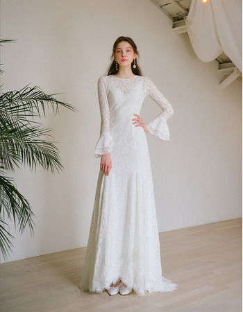 Attractive Crew Neck Fulle Length Lace Wedding Dresses with Long Bell Sleeves