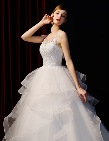 Stunning Lace Appliques Bodice Wedding Dresses with Wide Horsehair Edging
