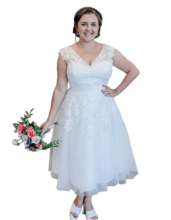 Beautiful V-neck Tea-Length Plus Size Tulle Wedding Dresses with Lace Appliques Bodice