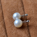 Stunning White 8-9mm Round Freshwater Natural Pearl Earring Set